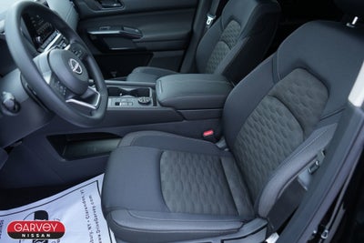 2025 Nissan Pathfinder S