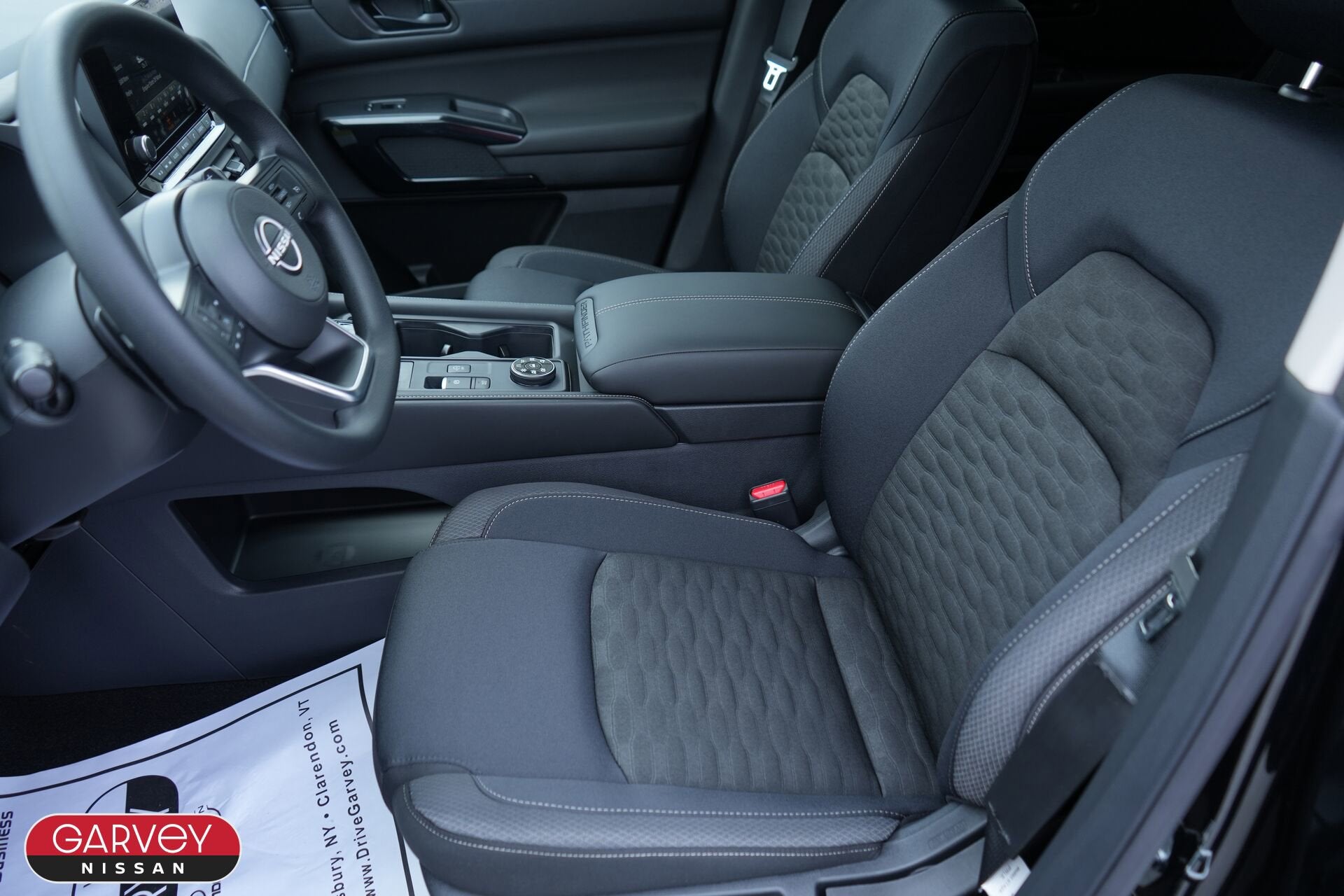 2025 Nissan Pathfinder S