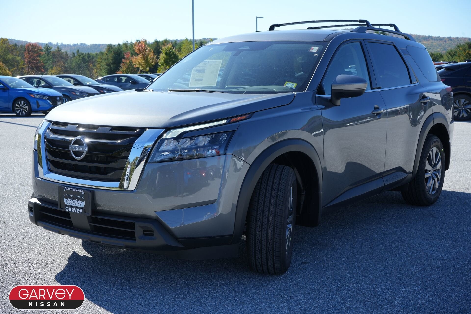 2025 Nissan Pathfinder SV