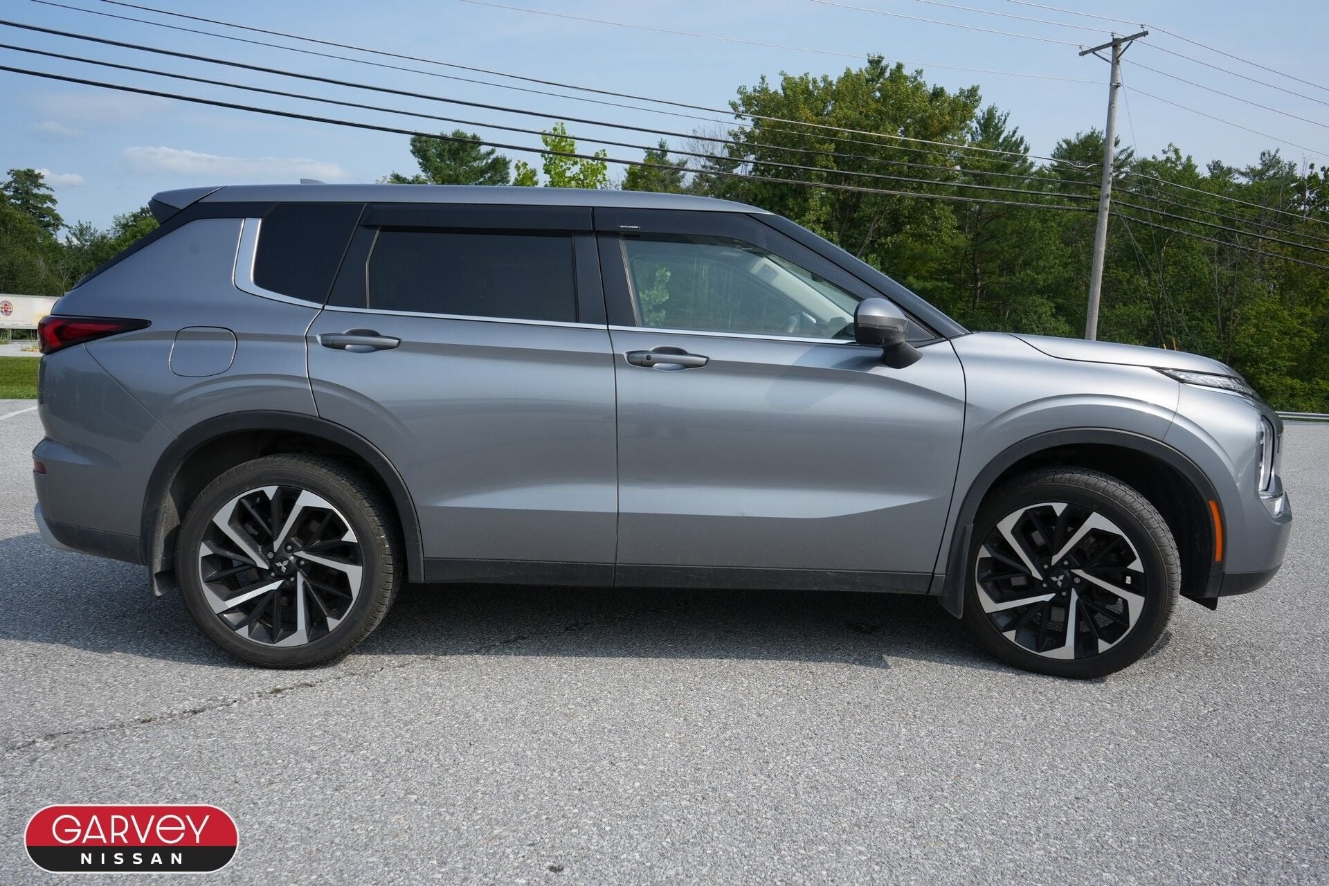2024 Mitsubishi Outlander Base