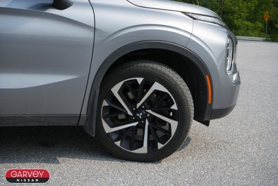 2024 Mitsubishi Outlander Base