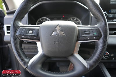 2024 Mitsubishi Outlander Base