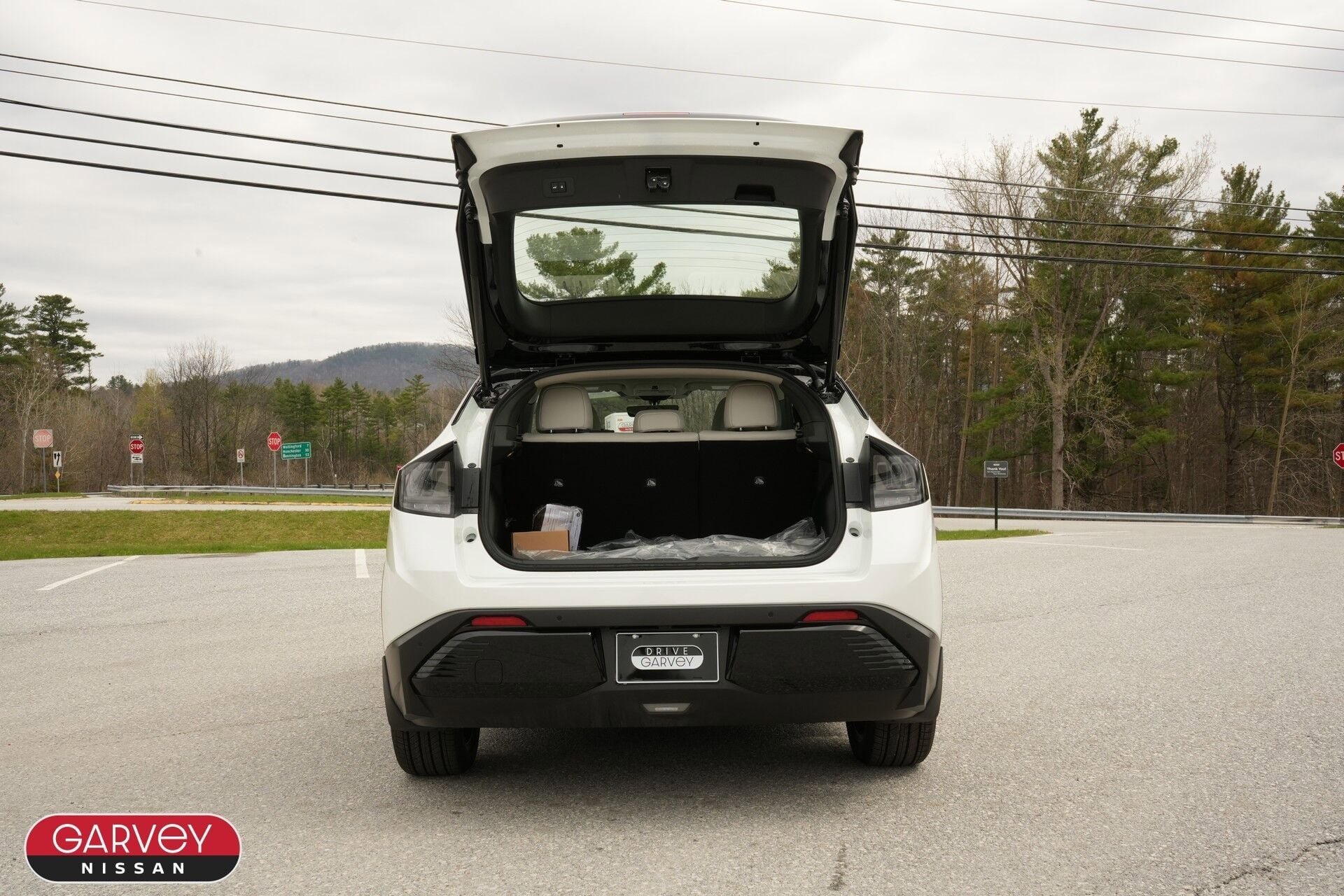 2026 Nissan LEAF Platinum+