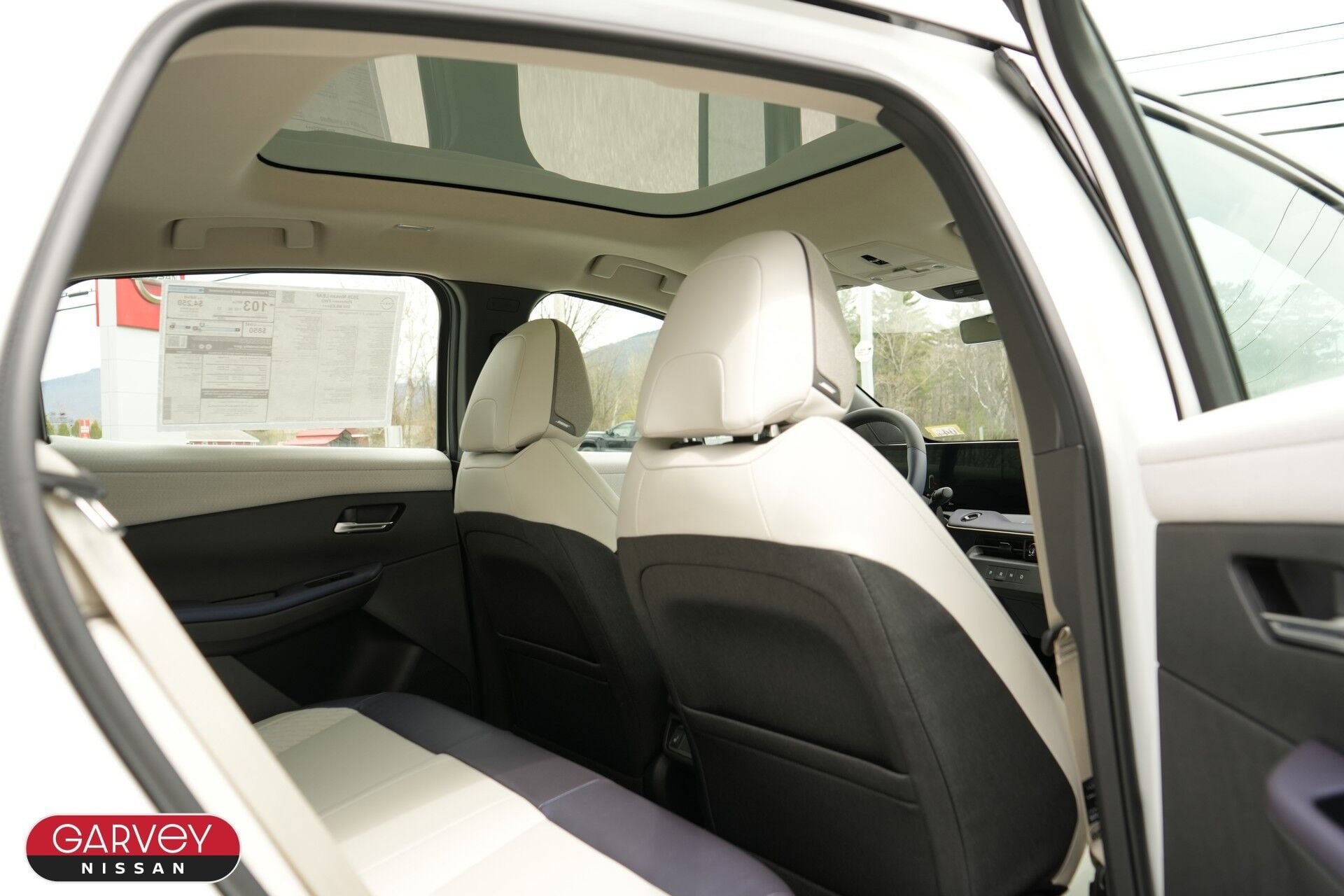 2026 Nissan LEAF Platinum+